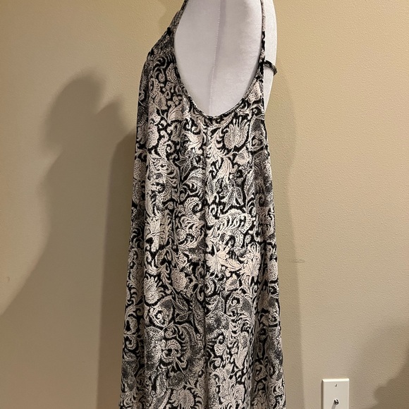 Black & Cream Patterned Swing Dress Size Small - Picture 2 of 4